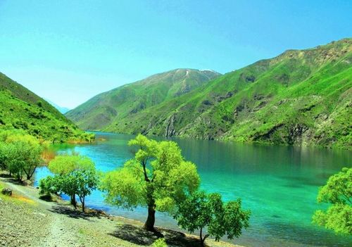 Gahar Lake-Oshtoorankooh