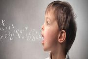 چگونه گفتار کودک خود را تقویت کنیم؟