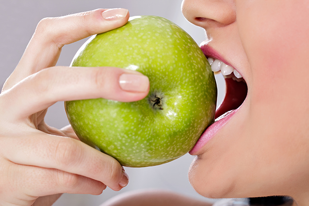 مواد غذایی مناسب برای سلامت دهان و دندان