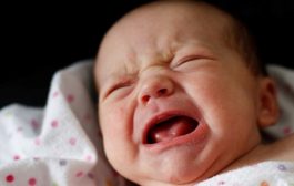 چرا نوزاد گریه می کند؛ چه باید کرد؟