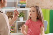 گفتار درمانی چیست؟ / معجزه درمان به موقع اختلالات کلامی در کودکان