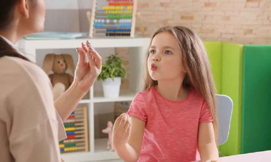 گفتار درمانی چیست؟ / معجزه درمان به موقع اختلالات کلامی در کودکان