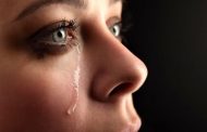 چرا انسان ها نیاز به گریه دارند؟